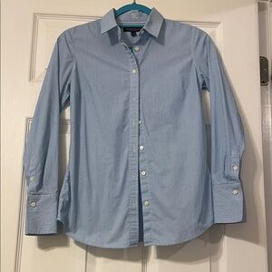 Banana republic fitted Ridley shirt, size 0 great condition, blue white stripes